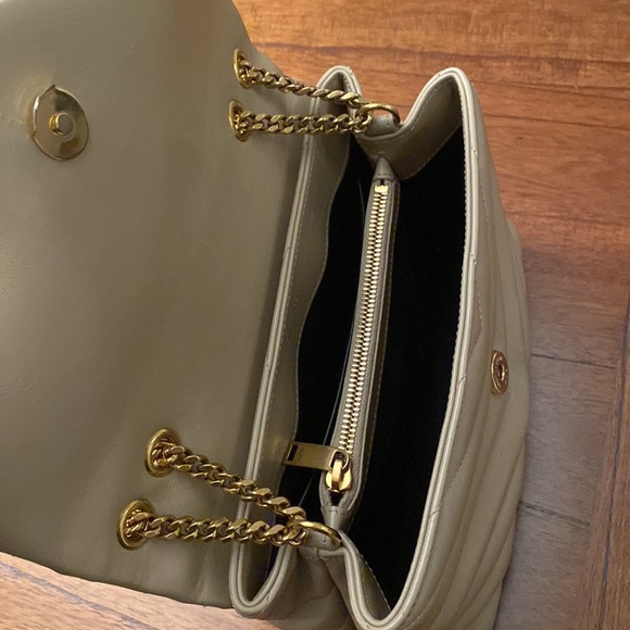 Yves St Laurent purse, purchased at Saks 5th Ave 1 year ago, mint condition - Picture 3 of 5